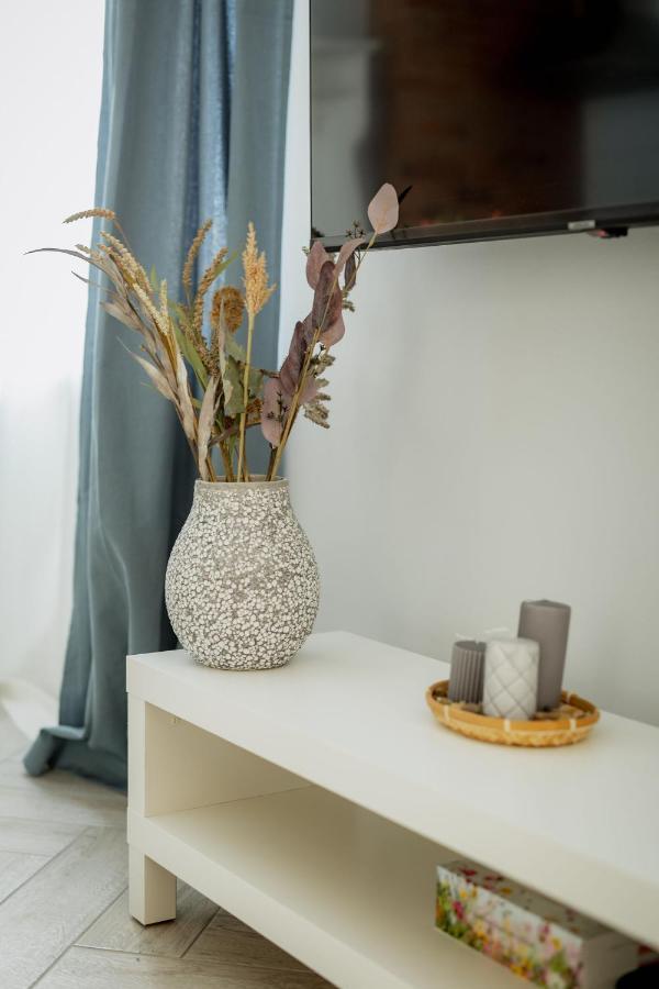 Uue Taenava Korter Kuressaare Bagian luar foto